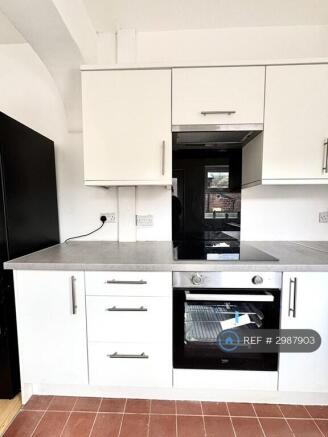 4 bed Terraced to rent Image 9