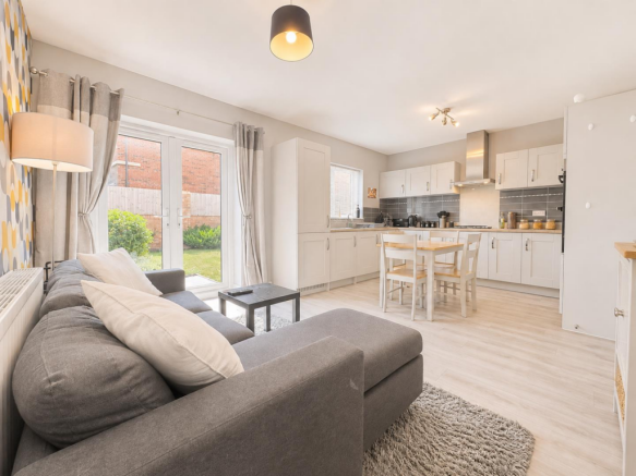 4 bed Detached for sale Image 7