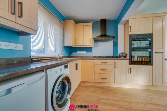 2 bed Terraced to rent Image 9