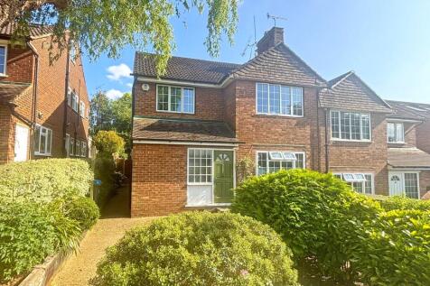 Kelvedon Close, Kingston Upon Thames, KT2