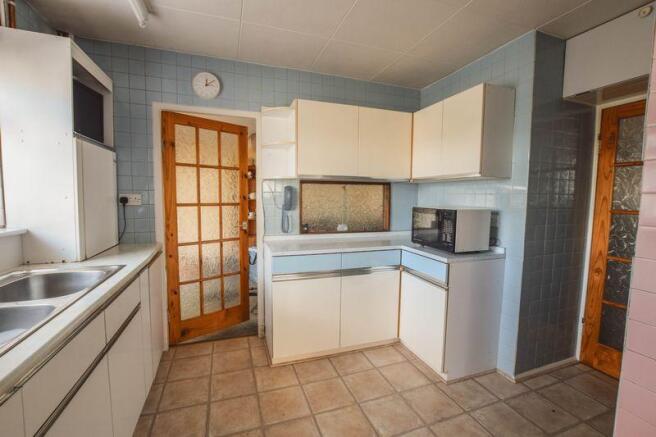 Kitchen (2)
