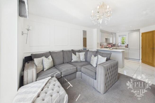 3 bed Semi-Detached for sale Image 4