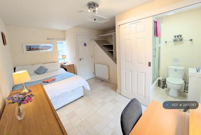 Ensuite Bedroom In Cottage