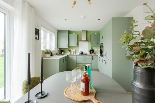 2 Meacham Wy, Southend-on-Sea, 
SS3 9BX photo 4
