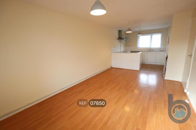 Kitchen / Lounge