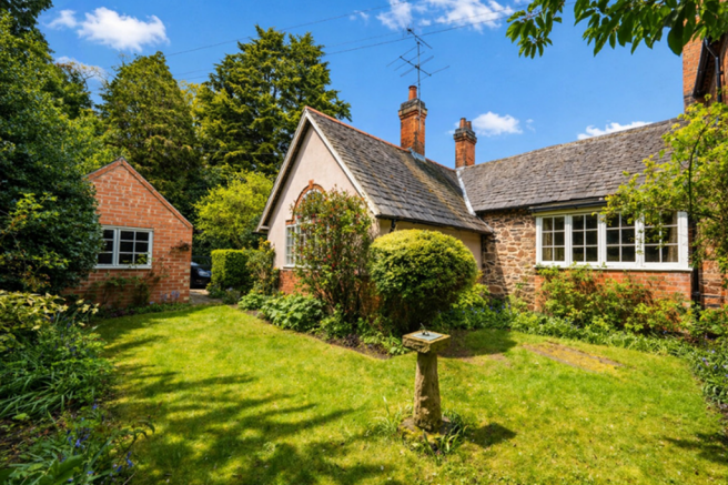 63 Swithland Lane, Leicester LE7 7SG