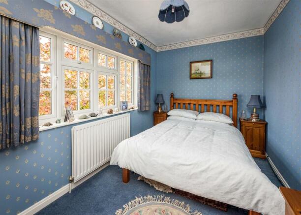 5 Springhill Park-bed3.jpg