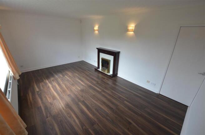 Paris Avenue, Westlands, Newcastle-under-Lyme photo 5
