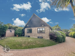 Cotswood, Wrabness Road, Harwich CO12 5HB