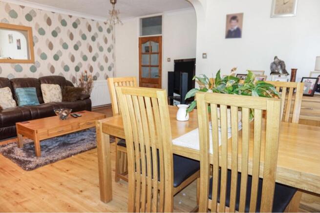 Lounge/Dining Room