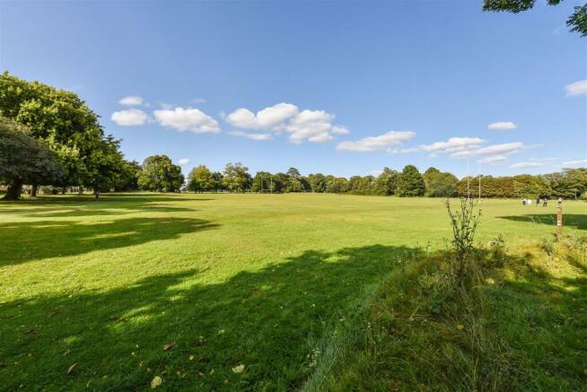 Oaklands Park