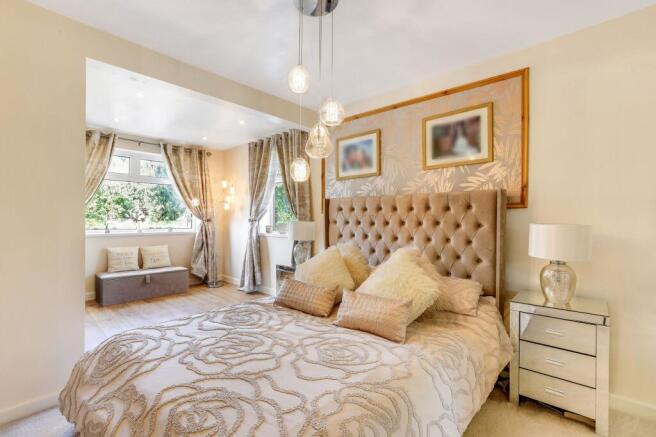 3 bed Semi-Detached for sale Image 9