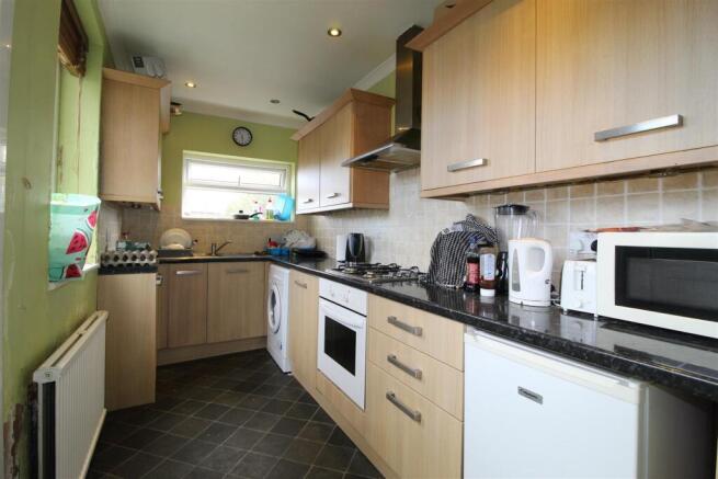 1 bed House Share to rent Image 6