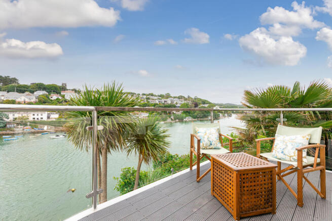 Pillory Hill, Noss Mayo photo 4