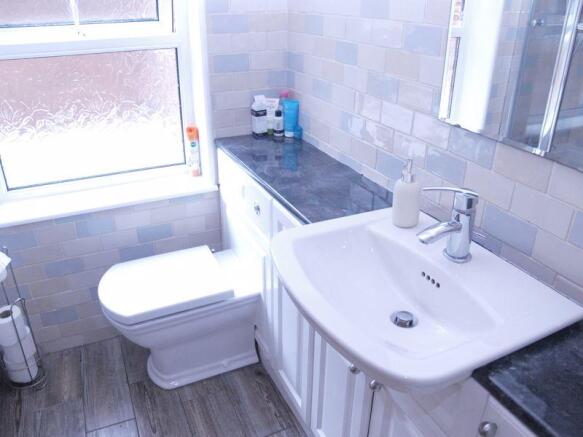 Family Bathroo...