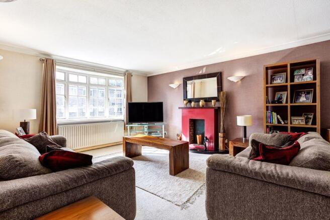 LOUNGE AREA