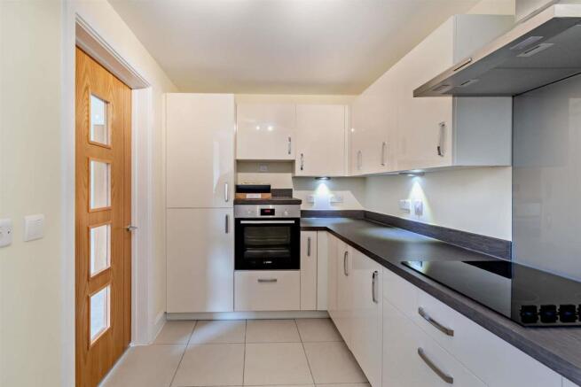 2 bed Apartment for sale Image 5
