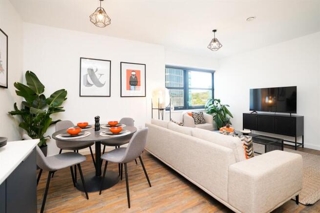 2 bed Apartment to rent Image 4
