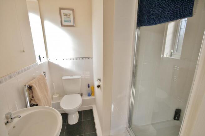 Ensuite to Bed 3