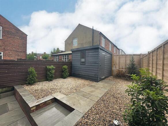 1 bed Detached for sale Image 10