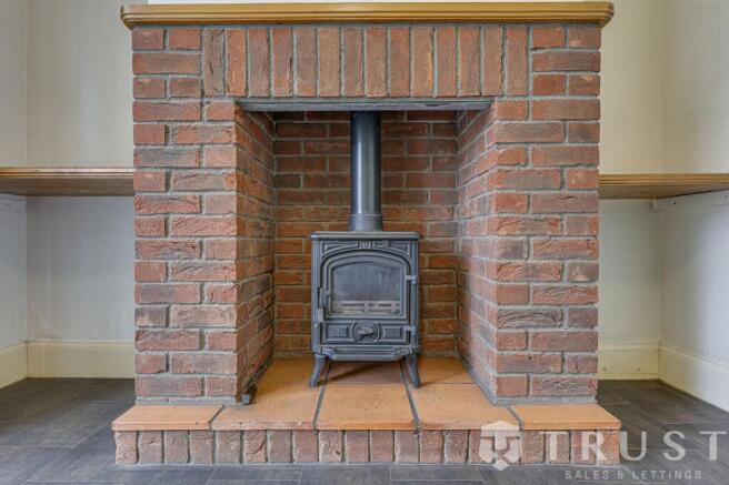 4 bed Semi-Detached for sale Image 3