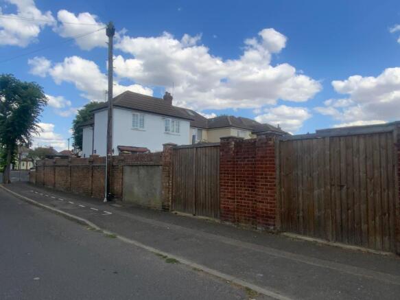 DOUBLE GATES ONTO GARAGE