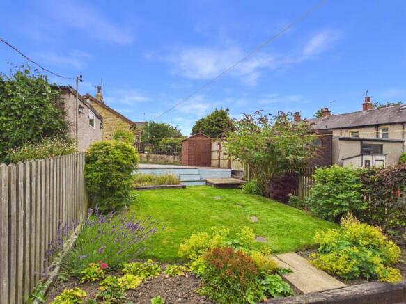 3 bed Terraced to rent Image 9