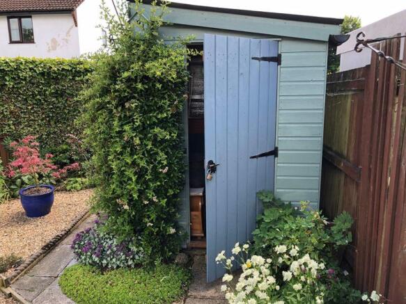 Garden with shed