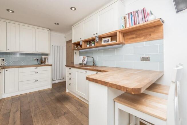 4 bed Detached for sale Image 10