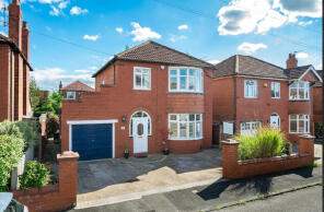6, Kingsley Drive, Cheadle Hulme, Cheadle SK8 5LZ