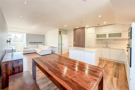Russet Drive, Highfield Park, St. Albans, AL4