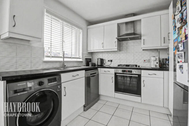 3 bed Detached for sale Image 9