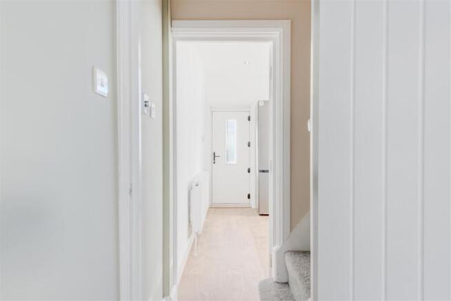 3 bed Terraced to rent Image 8