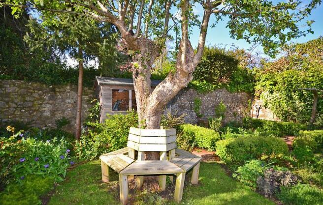 Garden tree seat