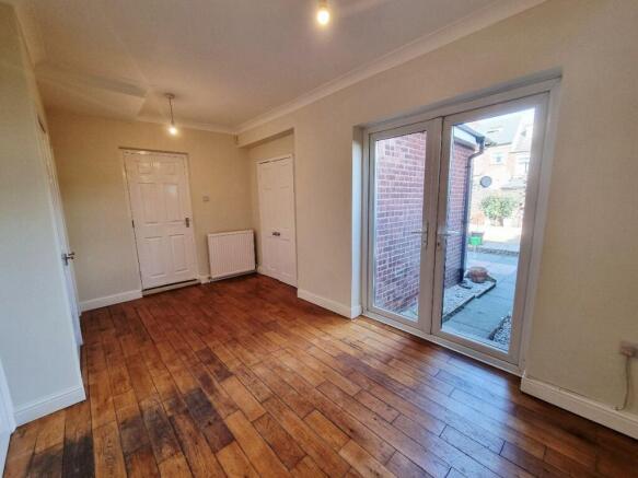 3 bed Semi-Detached to rent Image 7