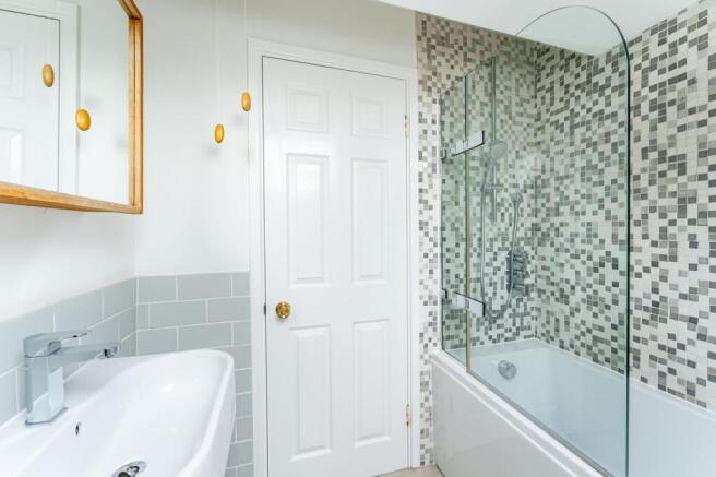 3 bed Terraced for sale Image 10