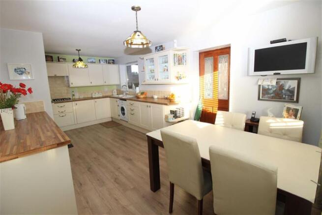 Breakfasting Kitchen