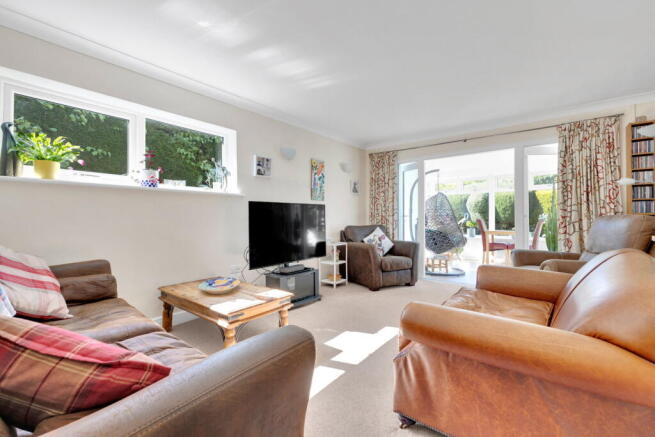 4 bed Detached Bungalow for sale Image 6