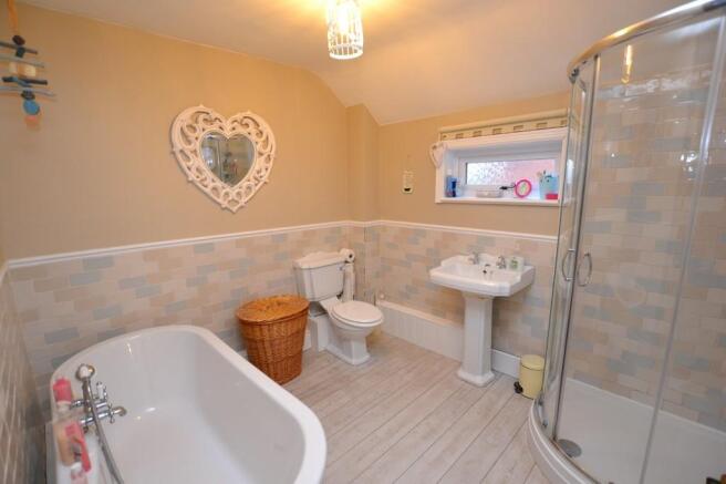 Family bathroom 