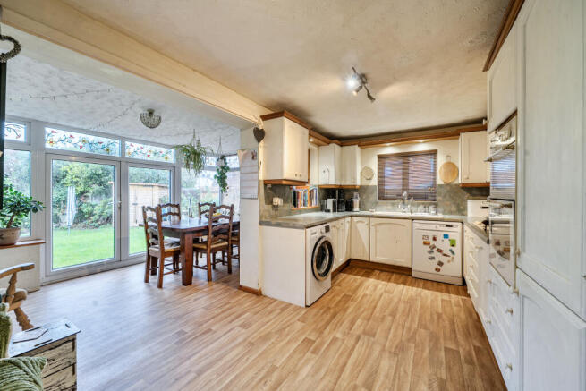 St. Marys Road, Adderbury, OX17 photo 4