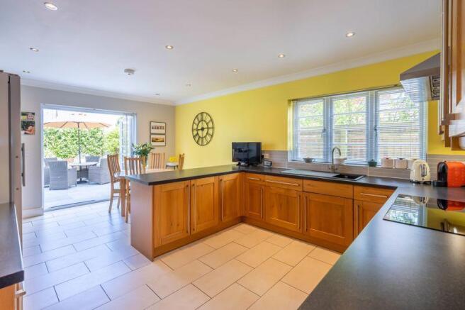 Kitchen / Brea...