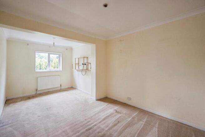 3 bed Semi-Detached for sale Image 4