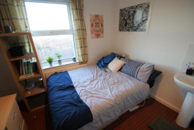6 bed Terraced to rent Image 6