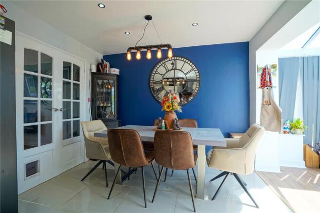 3 bed Semi-Detached for sale Image 7