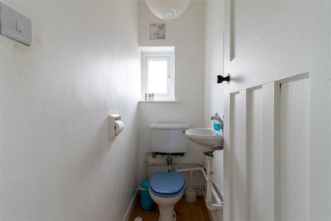 5 bed House to rent Image 10