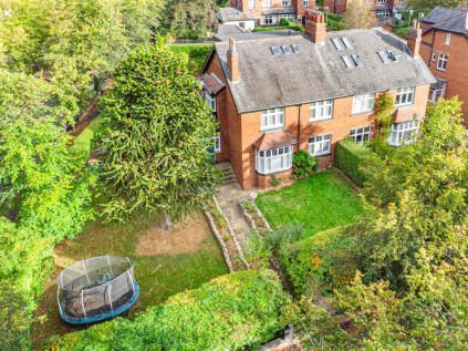 North Park Avenue, Leeds, LS8