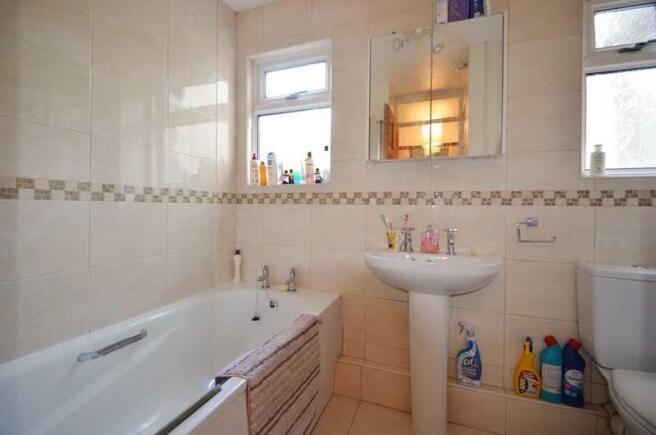 BATHROOM/WC
