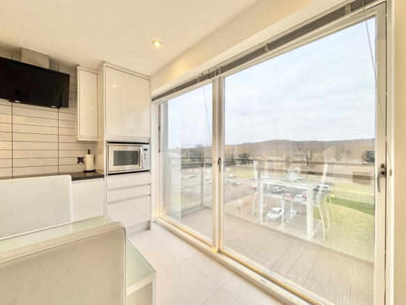 2 bed Apartment for sale Image 7