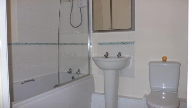 2 bed Apartment to rent Image 5