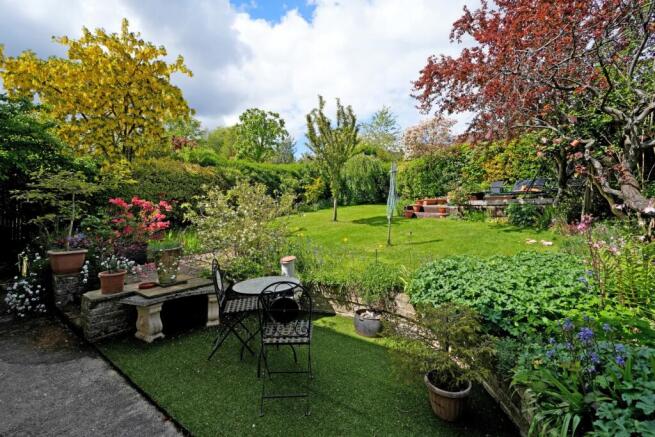 4 bed Semi-Detached for sale Image 4
